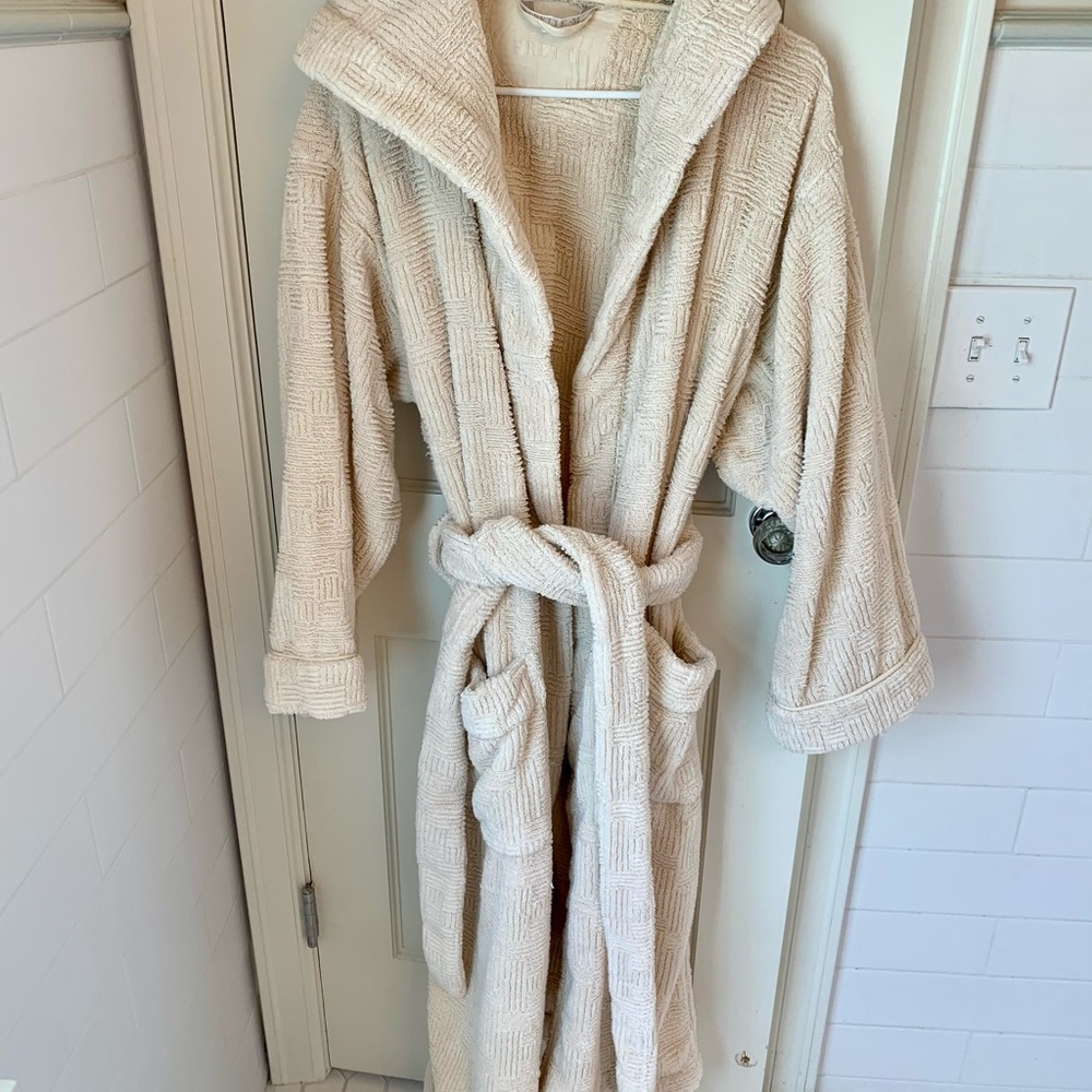 Frette cream thick robe w hood pockets tie
